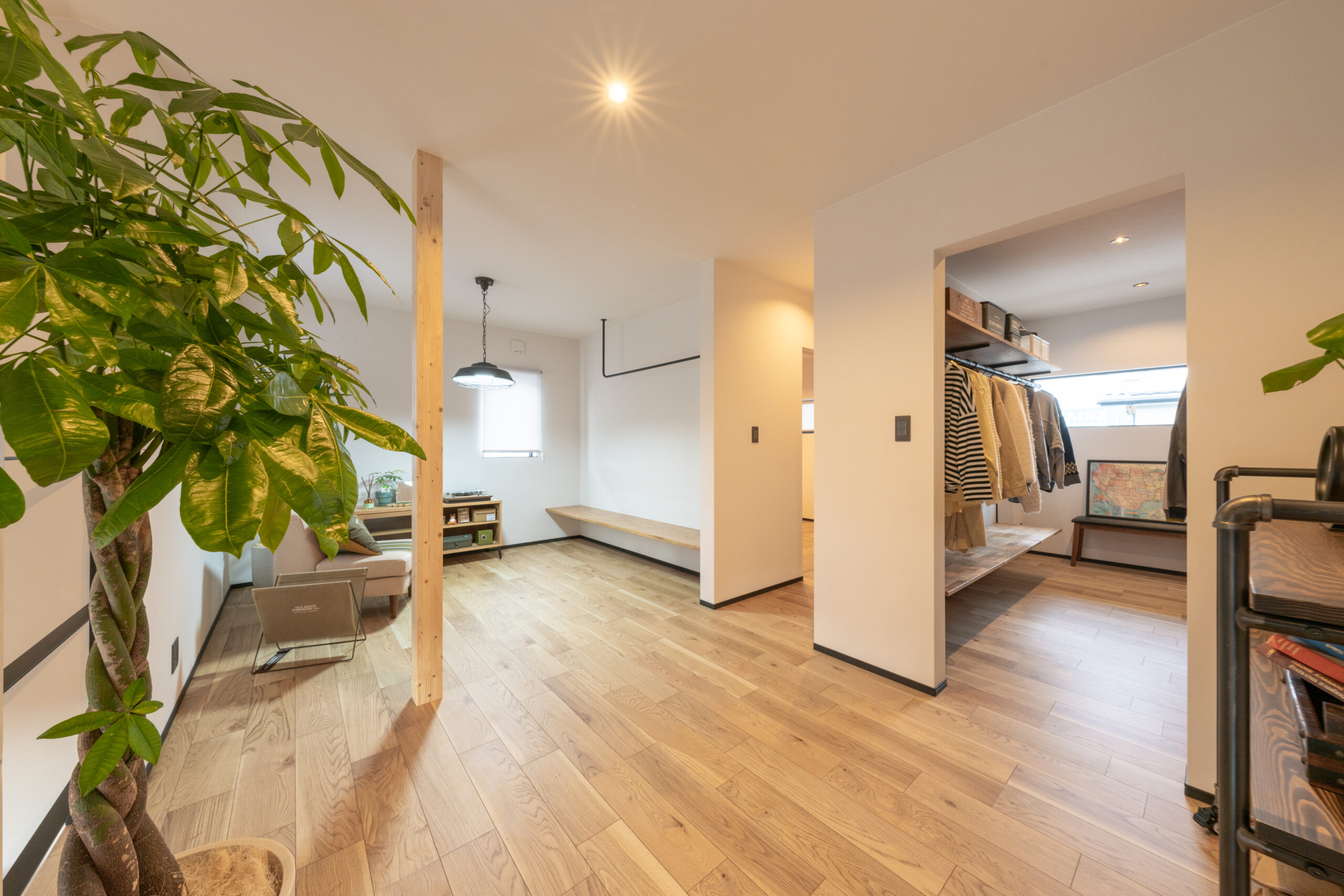 家族の気配をゆるやかにつなぐ洋室